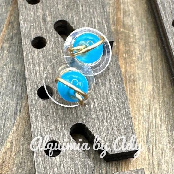 Colorful cat's eye gold dainty handmade stud earrings - Picture 1 of 4